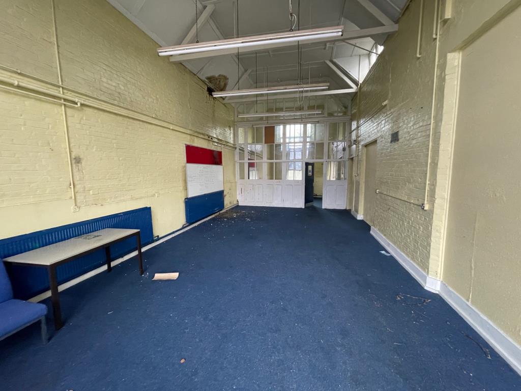 Lot: 5 - FORMER SCHOOL ON ONE ACRE SITE INCLUDING PLAYGROUND AND CAR PARK WITH POTENTIAL - Internal room 2
